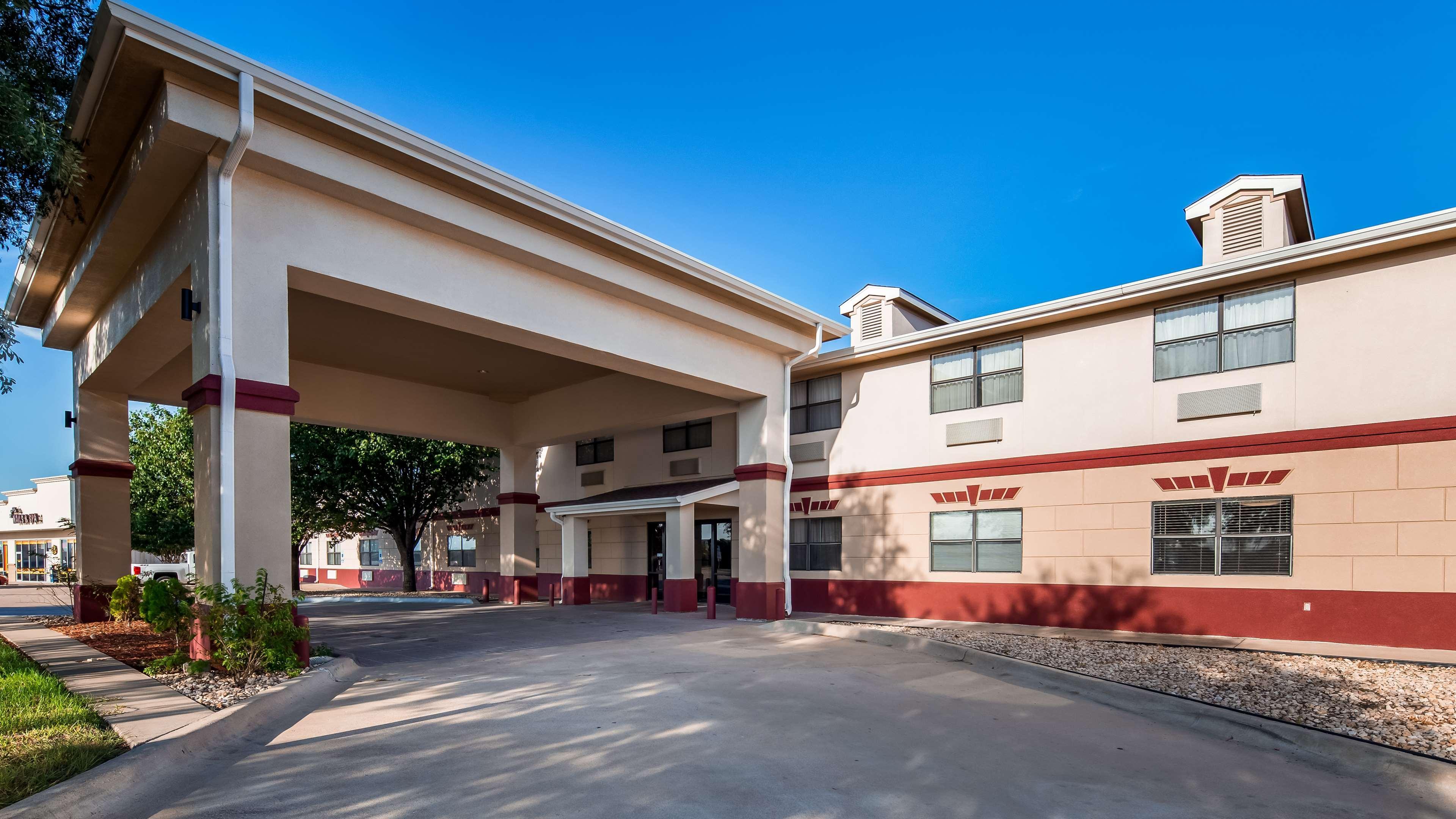 Best Western Inn & Suites Copperas Cove Exterior photo