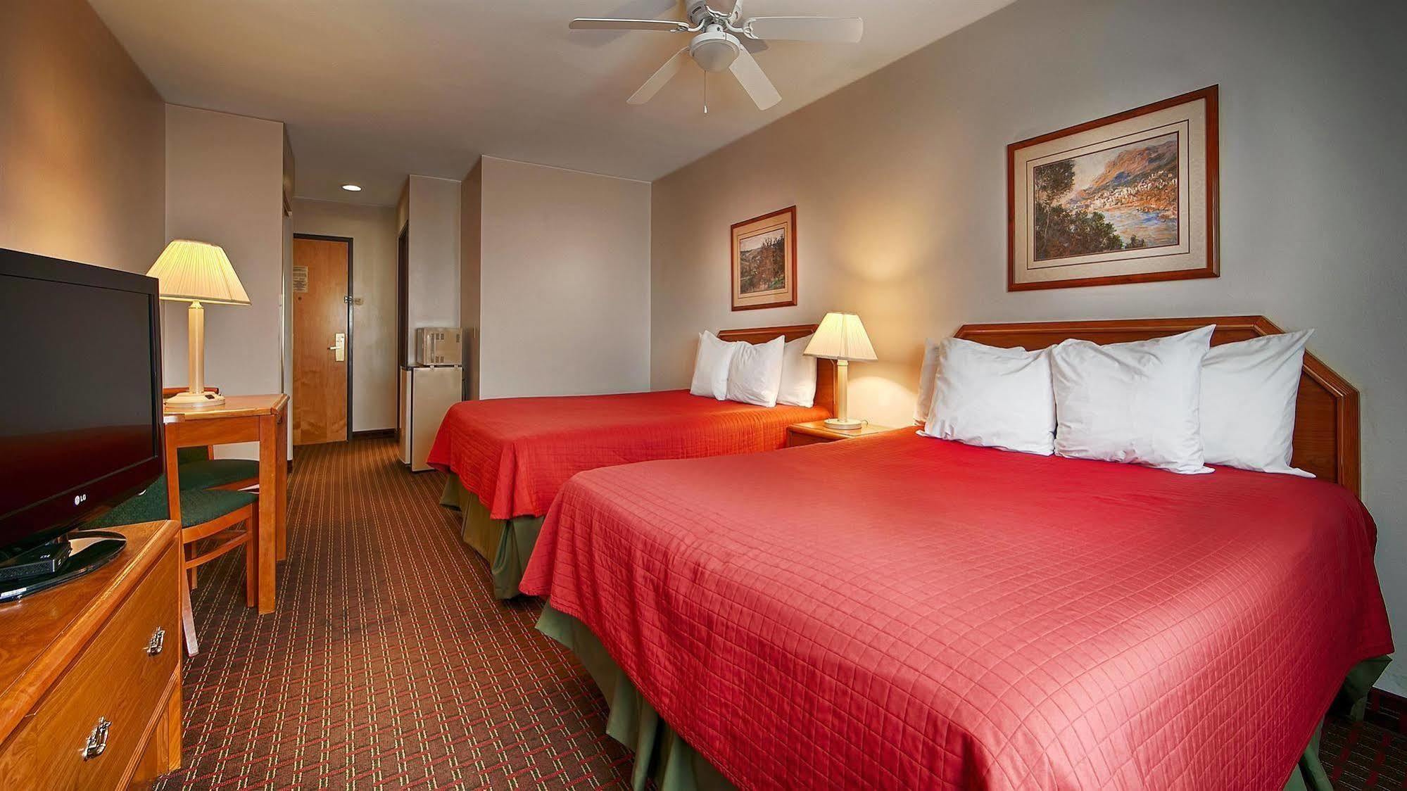 Best Western Inn & Suites Copperas Cove Exterior photo
